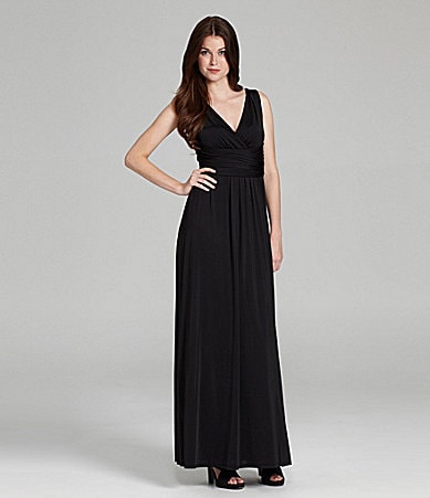 Max  Cleo Sleeveless Evening Gown