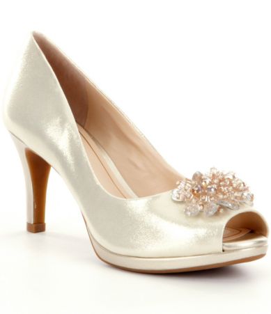 alex marie pumps