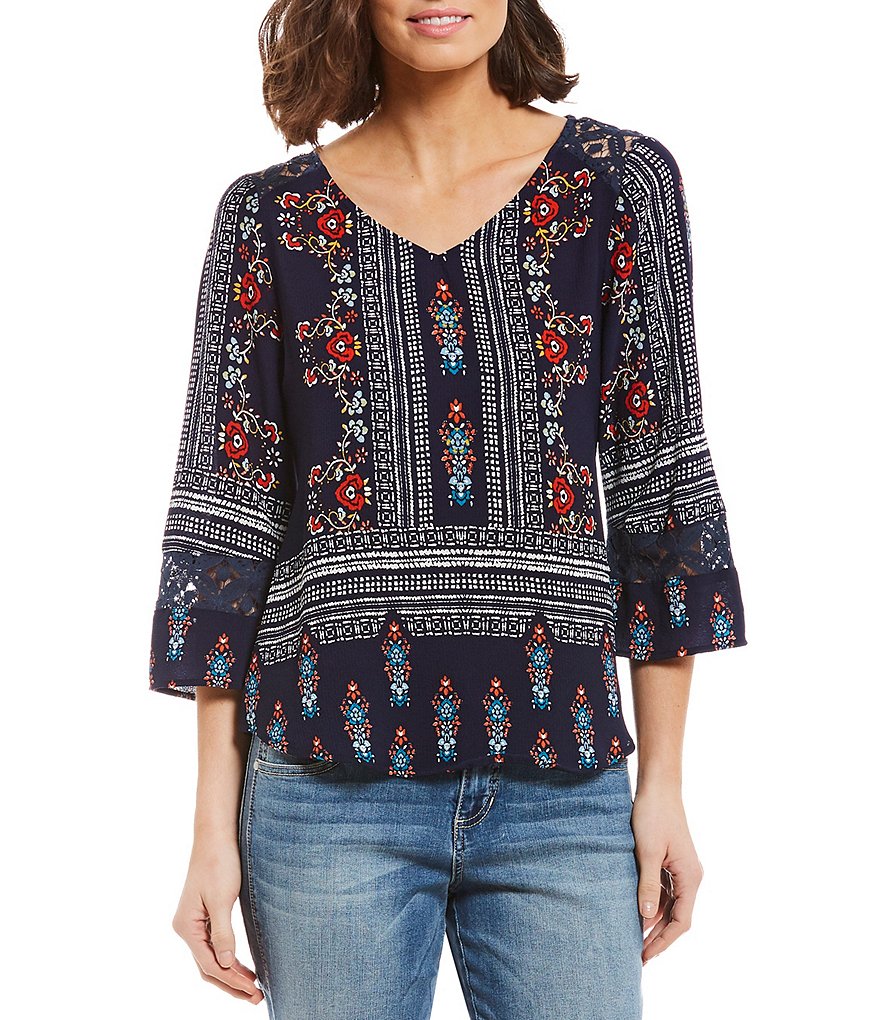 Figueroa & Flower Petites Linda 3/4 Sleeve Lace Inset Border Print Top