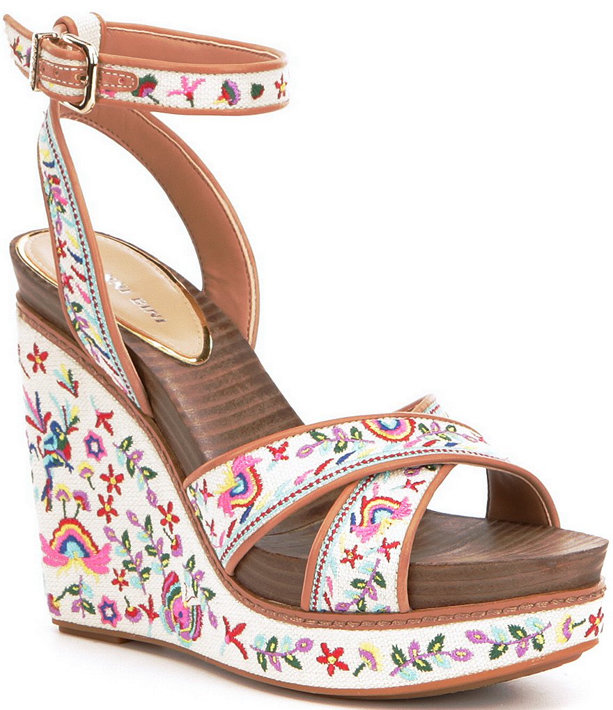 Gianni Bini Lusia Embroidered Wedges