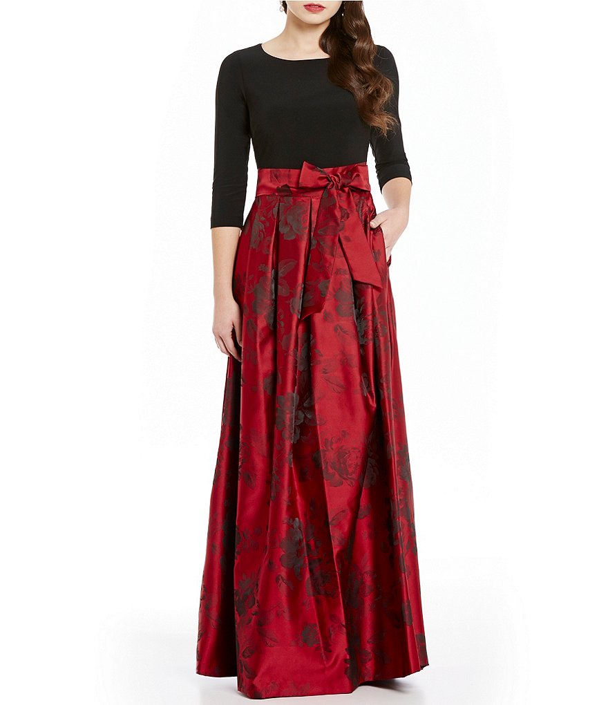 Jessica Howard 3/4 Sleeve Floral Printed Ballgown