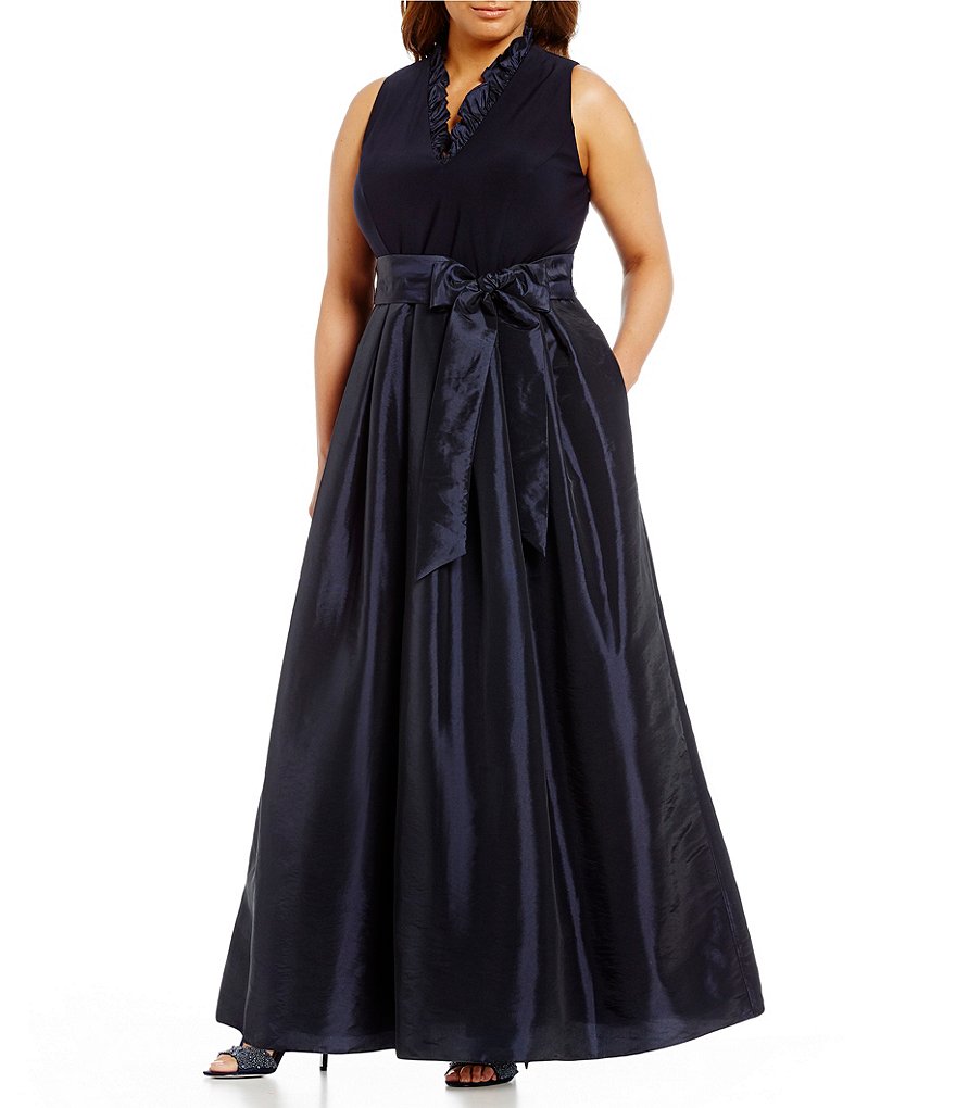 Jessica Howard Plus Ruffle V-Neck Ballgown