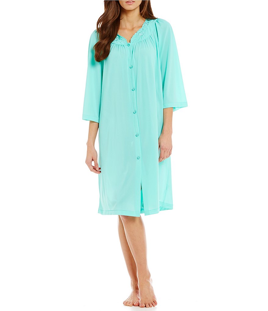 Miss Elaine Plus Long-Sleeve Short Robe