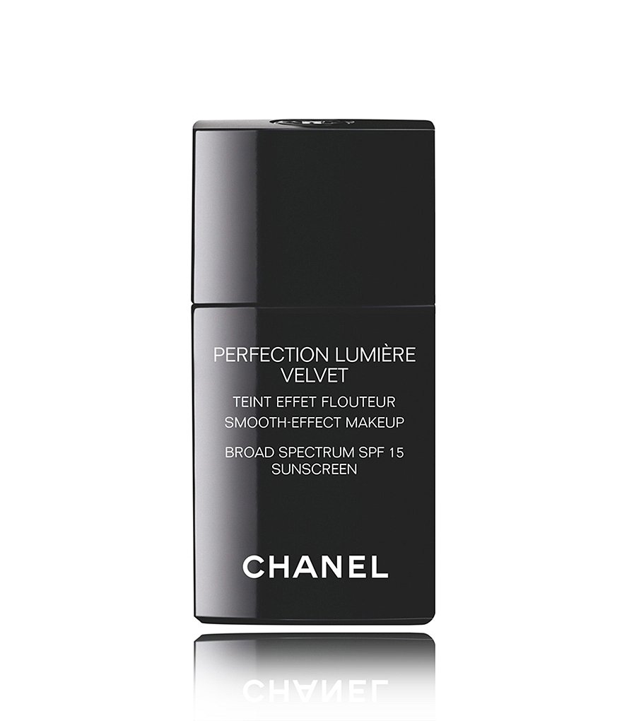 CHANEL FOUNDATION PERFECTION LUMIÈRE VELVET SMOOTH-EFFECT MAKEUP BROAD SPECTRUM SPF 15 SUNSCREEN