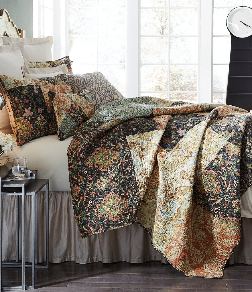 Villa by Noble Excellence Pasaro Embroidered Patchwork Cotton Quilt Mini Set