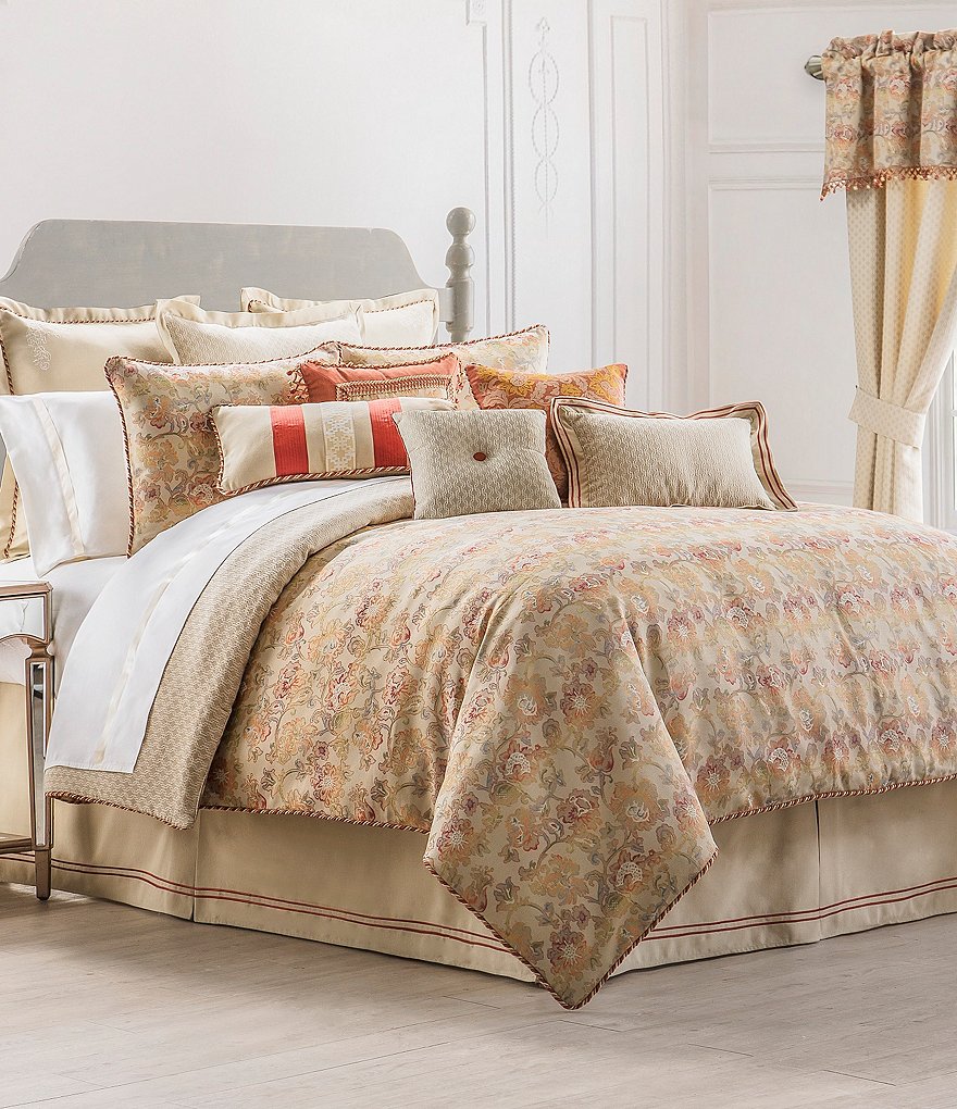 Waterford Cathryn Floral & Geometric Faux-Linen Comforter Set