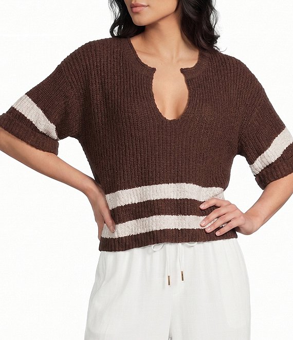 Evolutionary Split V-Neck Short Sleeve Sweater