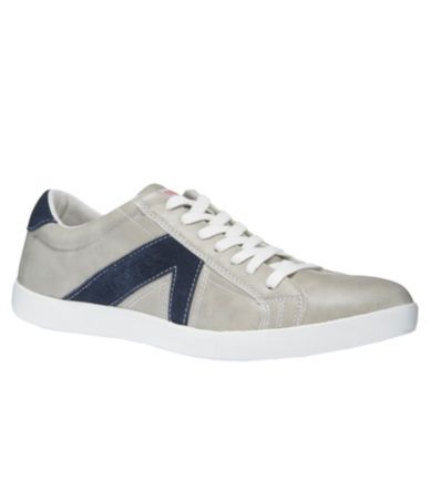 Guess Men�s Jocino Casual Sneakers