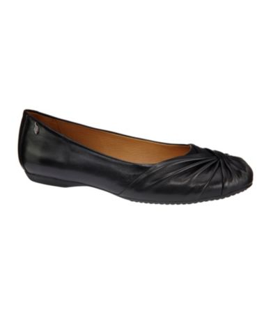 Nurture Pepper Pleated-Toe Flats