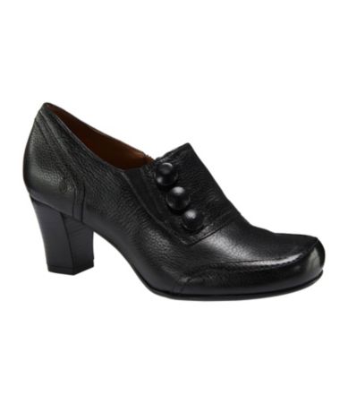 Nurture Leon Button-Detail Pumps