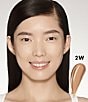 Estee Lauder Futurist Soft Touch Brightening Skincealer Concealer, Color:2W Light Medium - Image 3