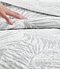 Color:Grey - Image 4 - Printed Palmday Reversible Quilt Mini Set