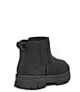 UGG undefined, 00000000_zi_2dfe3cb9-231a-4275-ab14-4416a21b13f5__02_ai - undefined