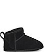 UGG undefined, 00000000_zi_978da693-c9dc-43cb-9f82-b6b1f529f76b__01_ai - undefined