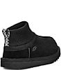 UGG undefined, 00000000_zi_be7ecb04-582b-4de3-af76-01bcb1c7a4c0__02_ai - undefined