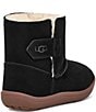 UGG undefined, 00000000_zi_3787736f-c340-452a-a38e-41998faef33f__02_ai - undefined