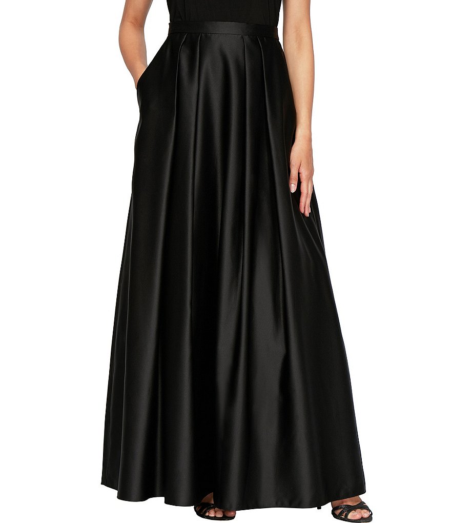 Black pleated mini 2024 skirt evening gown