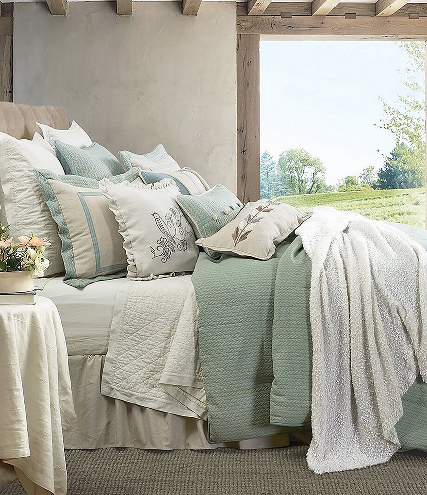 HiEnd Accents Belmont Comforter - Thumbnail 3