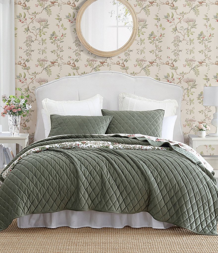 https://dimg.dillards.com/is/image/DillardsZoom/main/laura-ashley-diamond-stitch-plush-velvet-quilt-bonus-set/00000000_zi_e1e0ef12-afe3-4a59-964b-6b3e469fb5d1.jpg