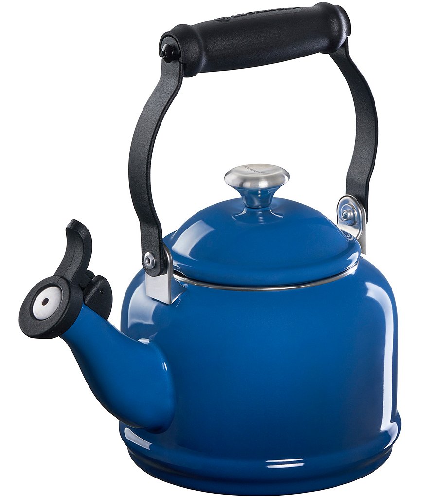 Le creuset 2024 blue tea kettle