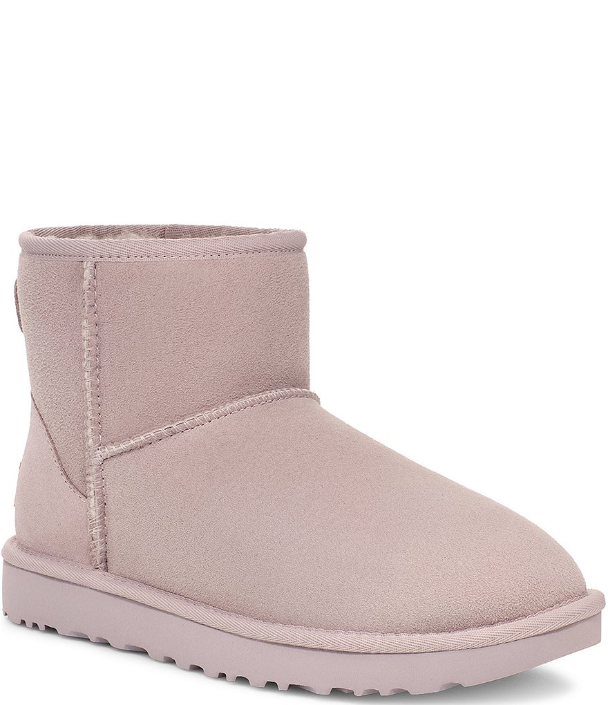 UGG WOMENS Classic deals Mini II Boot SIZE 9