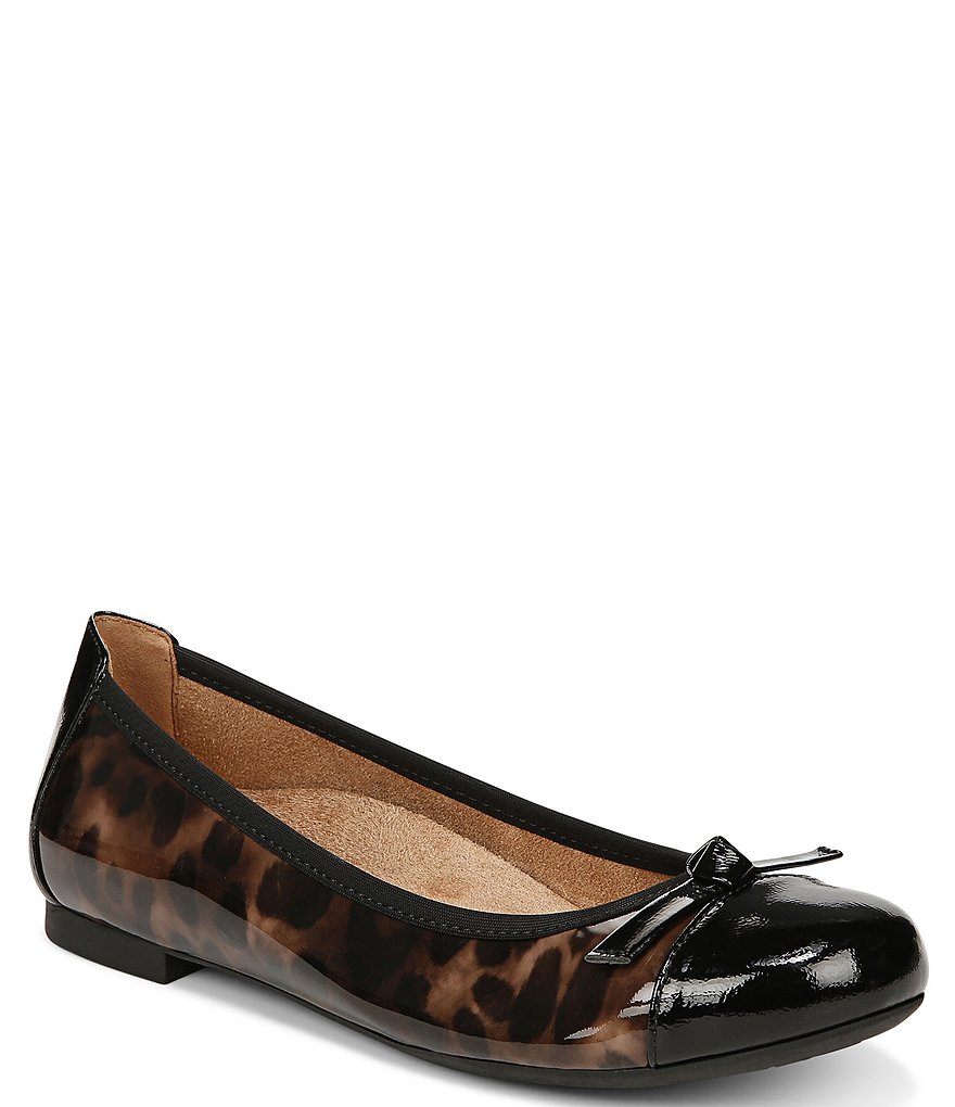 Dillards store leopard flats