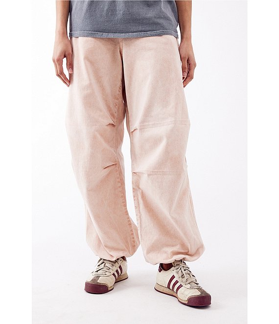 Wind pants hi-res stock photography and images - Alamy