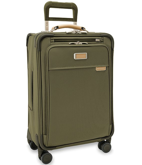 Briggs & Riley Baseline Essential 22