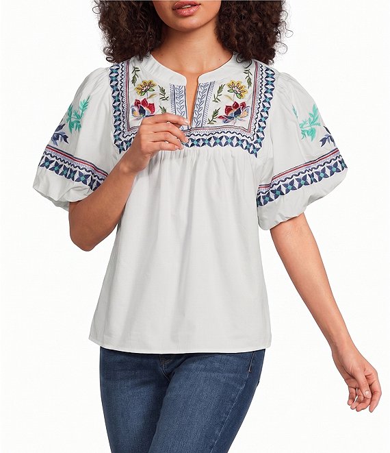 Calessa Embroidered Split V-Neck Short Sleeve Tunic