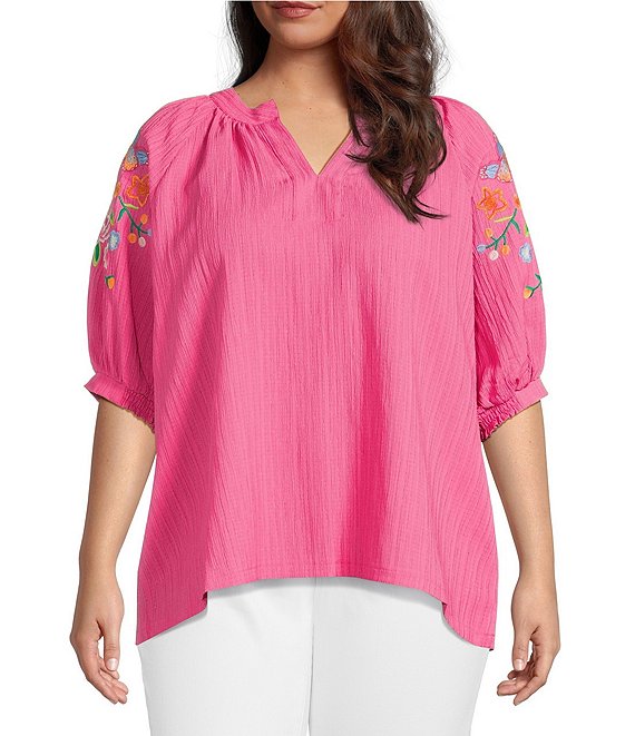 Calessa Plus Size Crinkle Split V-Neck Embroidered Puff Sleeve Tunic