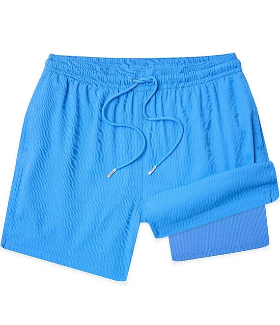 Chubbies Wave Texture 5.5#double; Inseam Swim Trunks