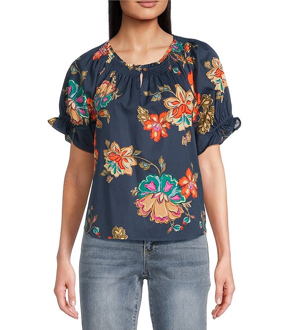 Democracy Petite Size Woven Floral Split Smock Neck Short