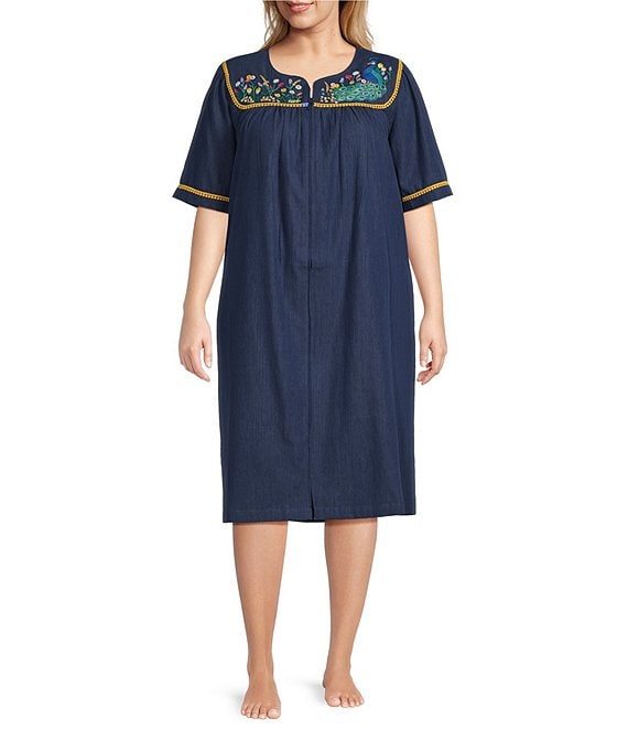 Go Softly Plus Size Embroidered Peacock Floral Short Sleeve Zip-front 