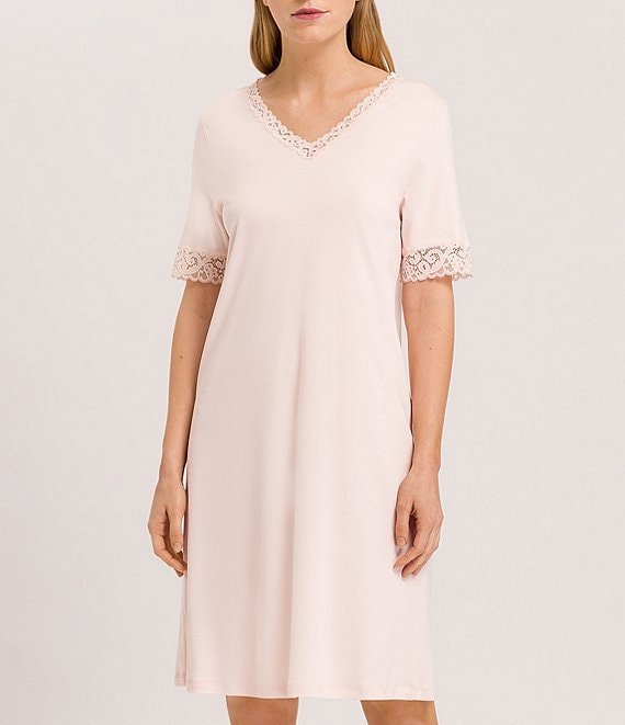 Hanro Moments Short Sleeve V-Neck Lace Trim Gown
