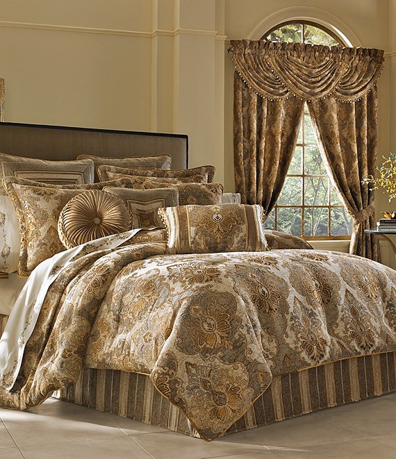 J. Queen New York Trinity Damask Comforter Set