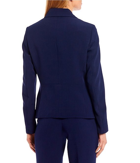 Kasper Sophie Two Button Notch Lapel Long Sleeve Crepe Blazer