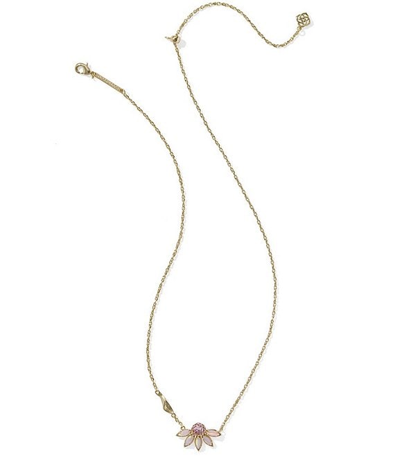 ケンドラです。 Kendra Scott Anya Flower Short Pendant Necklace | Dillard's