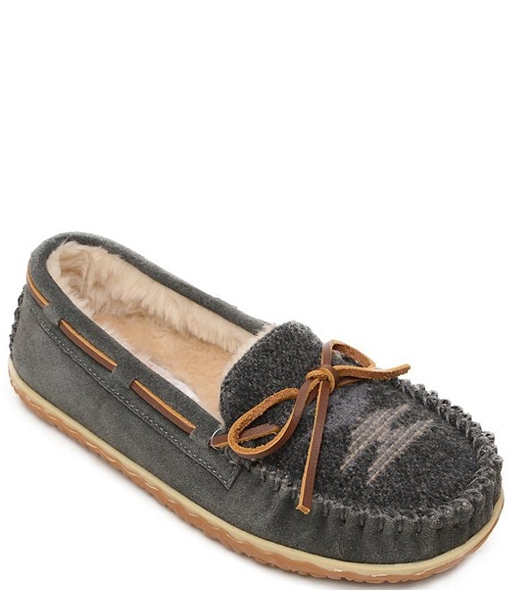 Minnetonka kilty hot sale suede moc