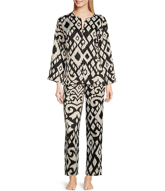 Color:Black Neutral - Image 1 - Kii Allover Satin Printed Split V-Neck Pajama Set