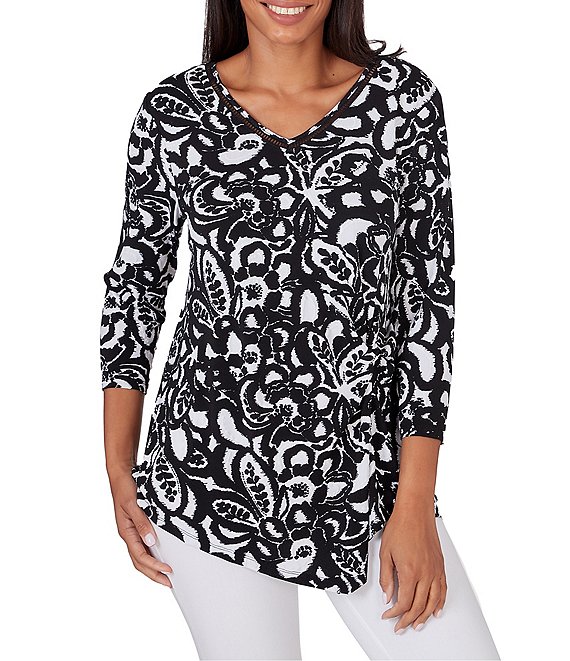 Ruby Rd. Plus Size Black & White Botanical Print Knit V-Neck 3/4 Sleeve  Lace Inset Top