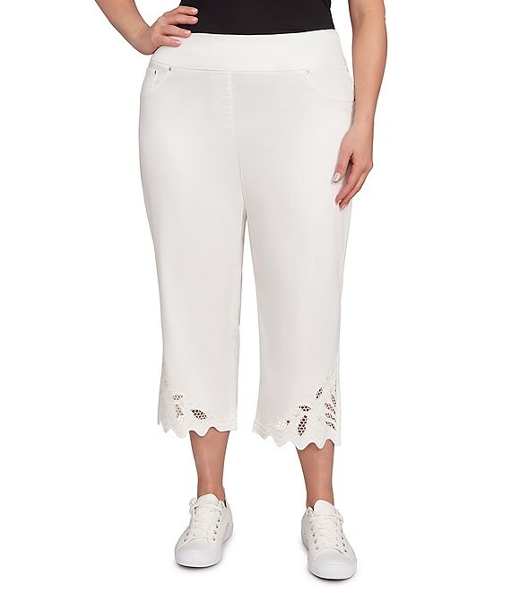 Ruby Plus Tencel ™ Pull-On Lace Scallop Hem Capri Pants