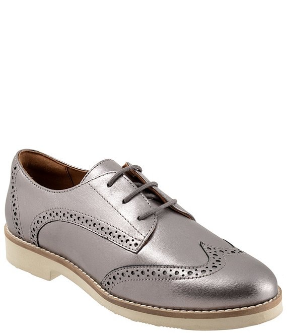 SoftWalk Women's Willet Leather Brogue Detail Oxfords