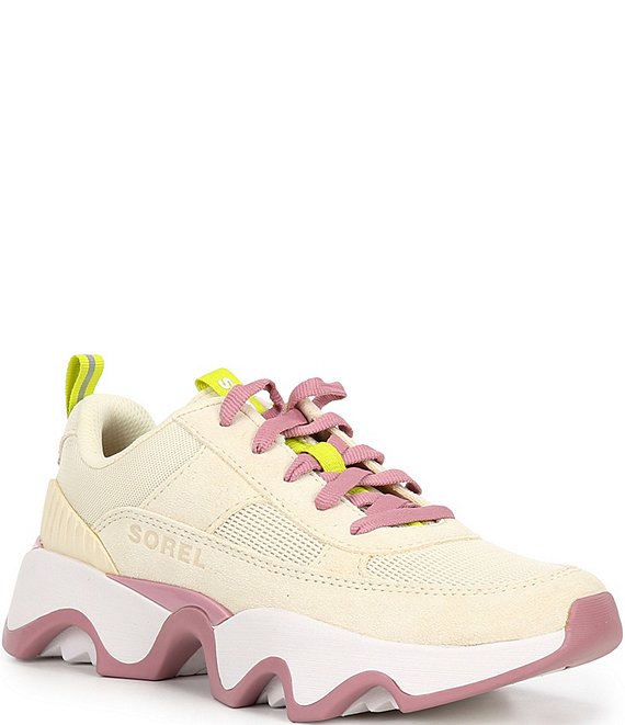 Women's kinetic fashion sneaker