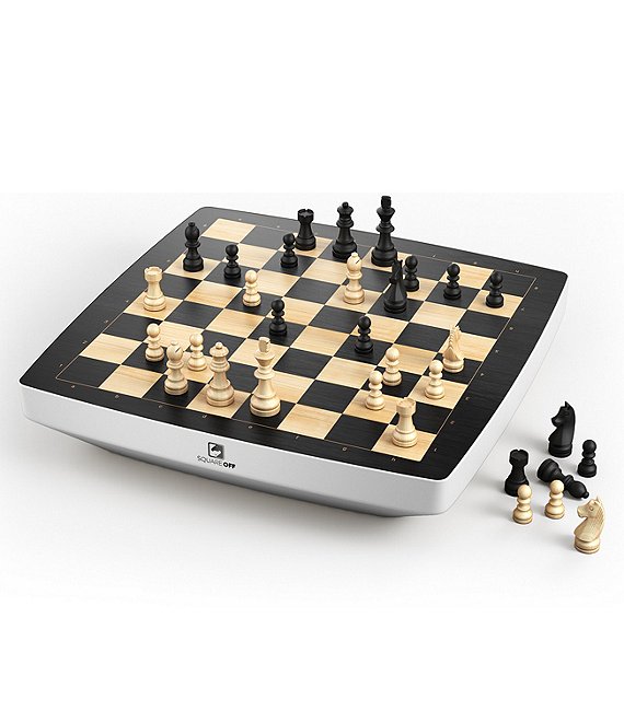 Startup Square Off designs chess board that moves pieces on its