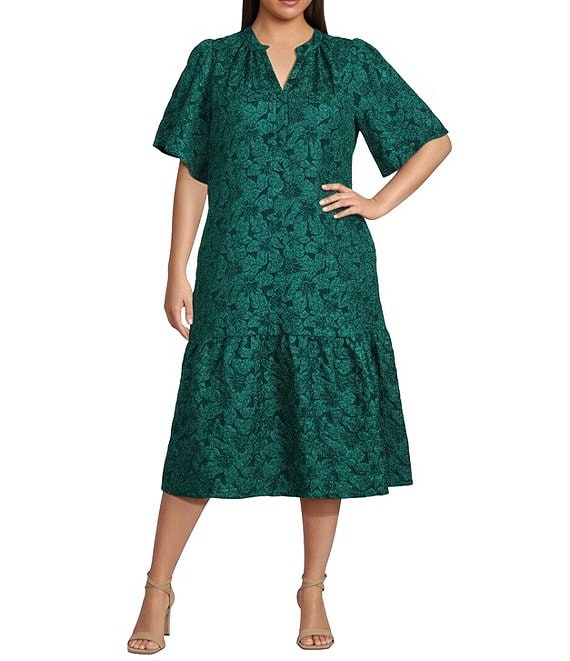 Sugarlips Plus Size Short Sleeve Floral Jacquard Midi Dress