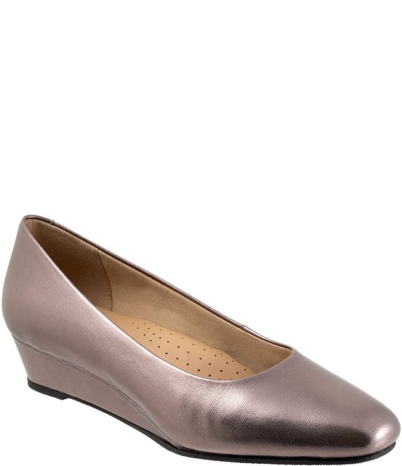 Trotters Denisse Leather Wedge Pumps