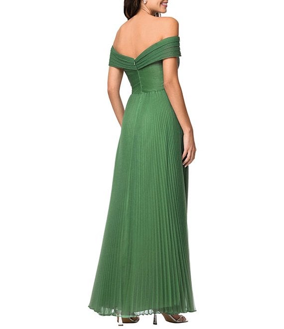 green xscape dress Xscape Women's Off-The-Shoulder Gown - Green