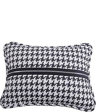 https://dimg.dillards.com/is/image/DillardsZoom/nav/hiend-accents-houndstooth-deco-pillow/05328793_zi_houndstooth.jpg