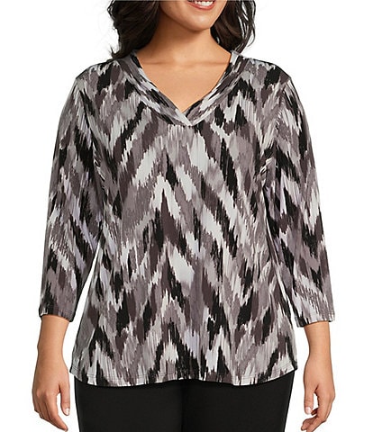 Allison Daley Plus Size Ikat Herringbone Print Pleated 3/4 Sleeve V-Neck Knit Top