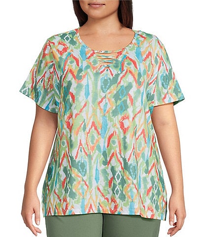 Allison Daley Plus Size Natural Ikat Print Short Sleeve Criss-Cross Keyhole Neck Short Sleeve Jersey Knit Top